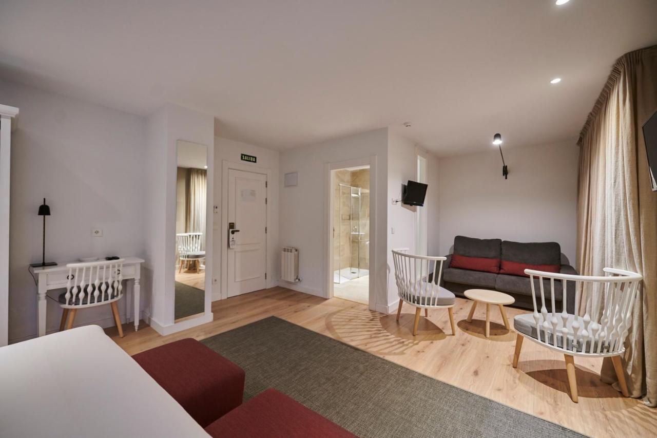 Hostal Lola Isaba Eksteriør billede