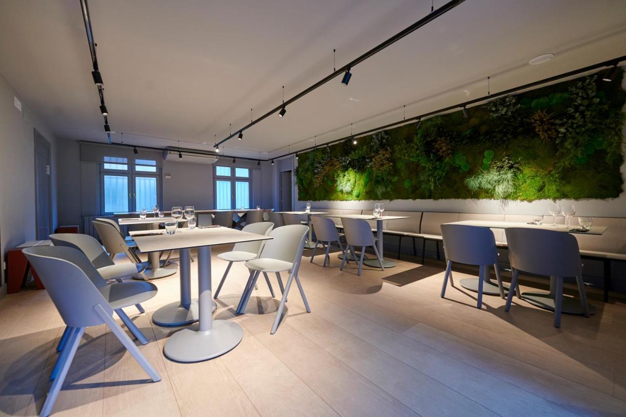 Hostal Lola Isaba Eksteriør billede